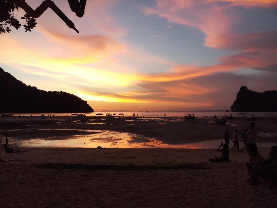 Stones Bar Dorm Rooms Koh Phi Phi Buitenkant foto